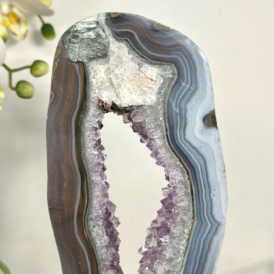 Beautiful Blue Banded Agate &amp; Amethyst Stone Portal - MWS2114