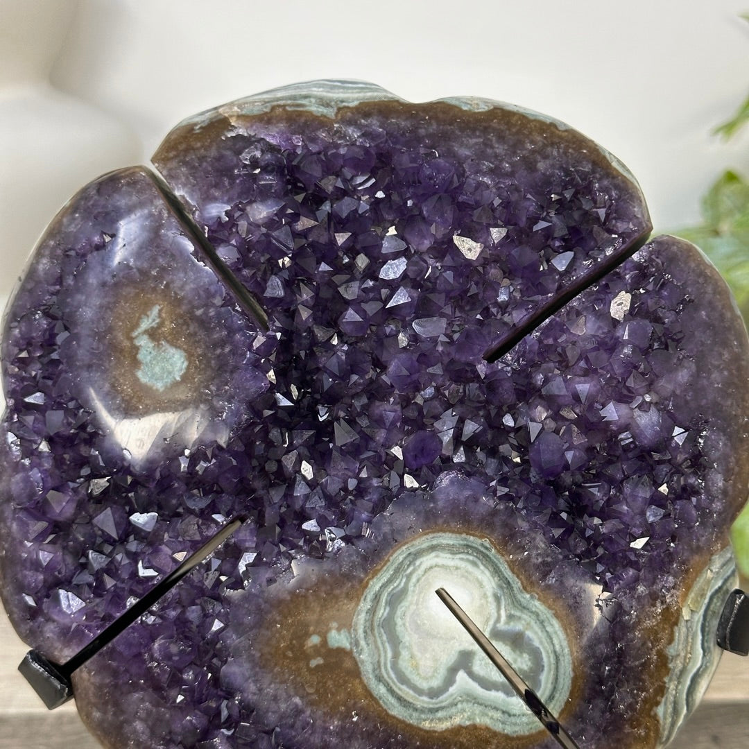 Large Lucky Amethyst &amp; Green Jasper Clover on Metal Stand - MWS3277