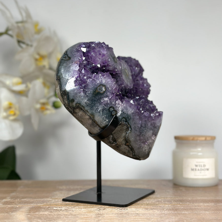 Beautiful Amethyst Stone woth Stalactite Eyes - MWS1337