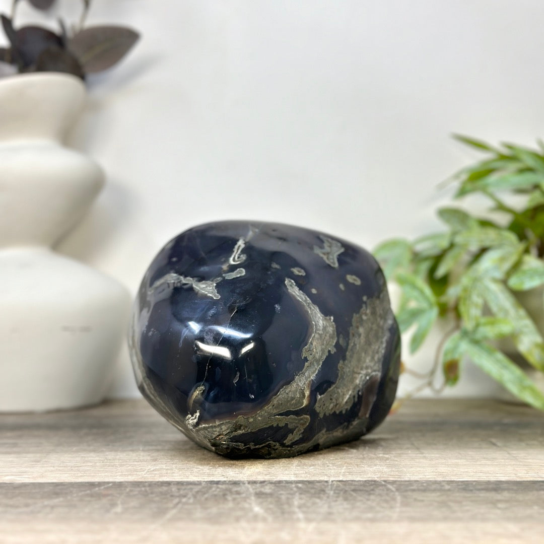 Huge Amethyst &amp; Agate Geode with Handpolished Shell - STGE0083
