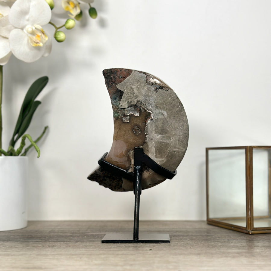 Amethyst Crystal moon - Handmade Metal stand Inccluded - MWS2581