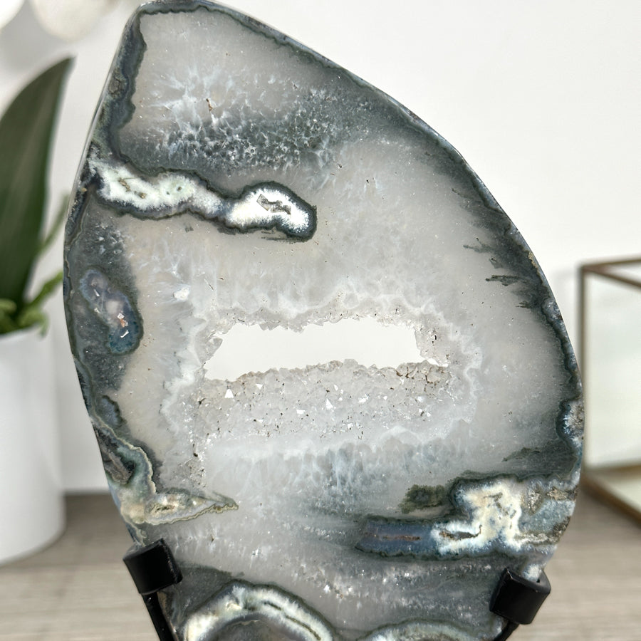 Quartz &amp; Green Jasper Stone Portal on Stand - MWS2857