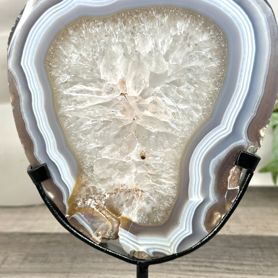 Stunning Natural Agate &amp; Quartz Slice on Stand - MWS3245