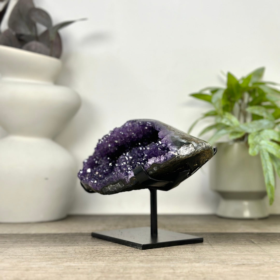 Natural uruguayan Amethyst Geode with Calcite Inclusion - MWS3379