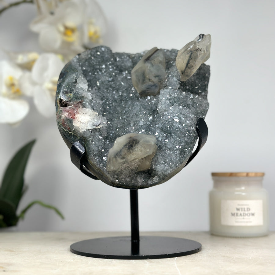 Uruguayan Quartz Crystal for Reiki, Meditation, and Energy Healing. Calcite Crystals. Mineral Specimen 
