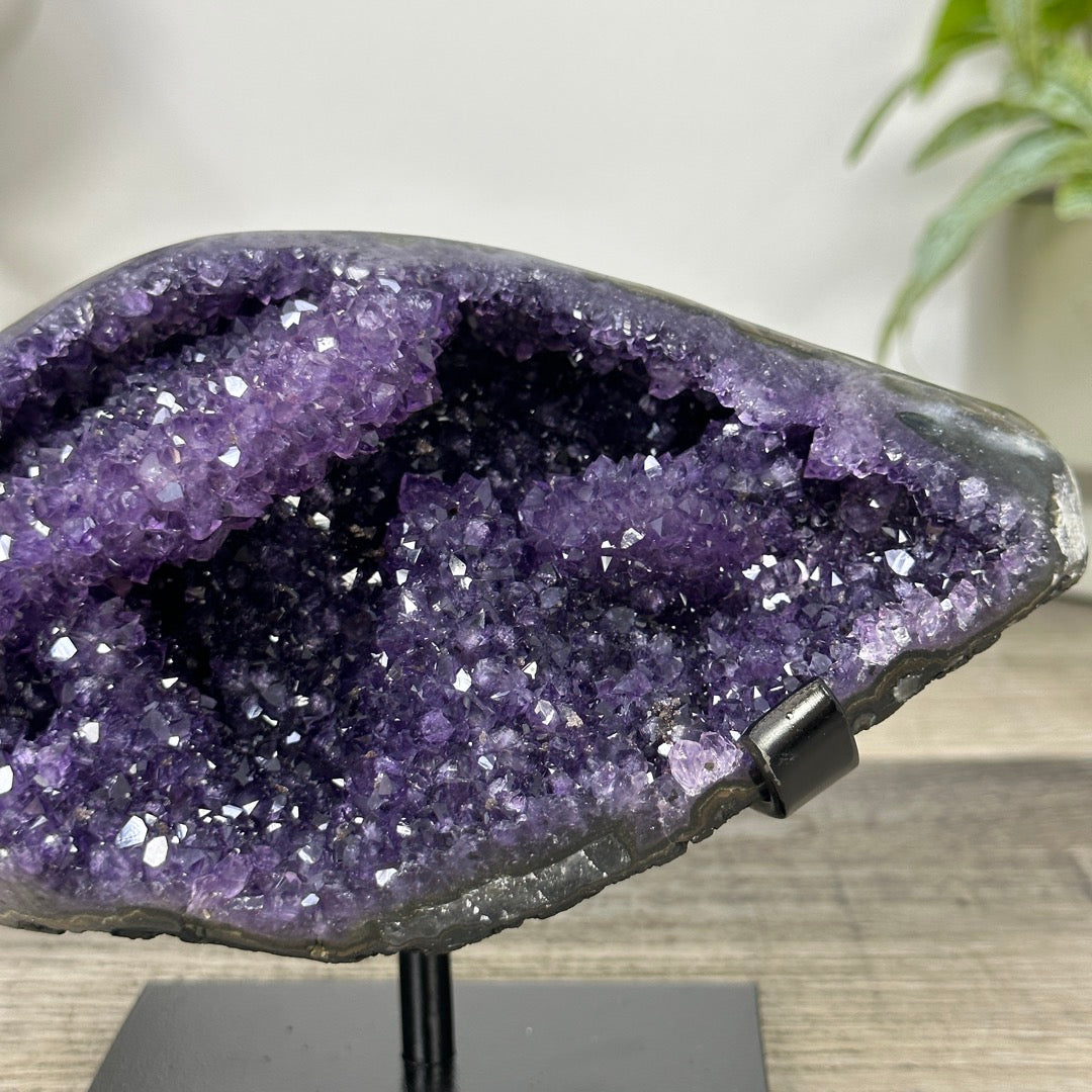 Natural uruguayan Amethyst Geode with Calcite Inclusion - MWS3379