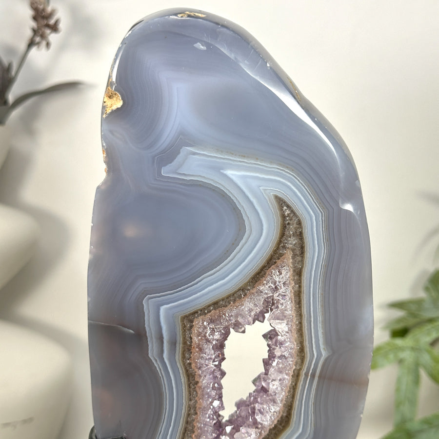 Blue Banded Agate &amp; Amethyst Geode Slice Portal - MWS3248