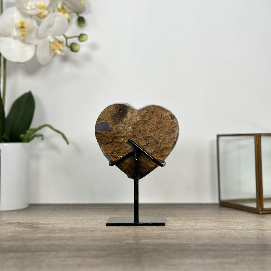 Natural Banded Agate &amp; Quartz Druzy Stone Heart Carving - HST0326