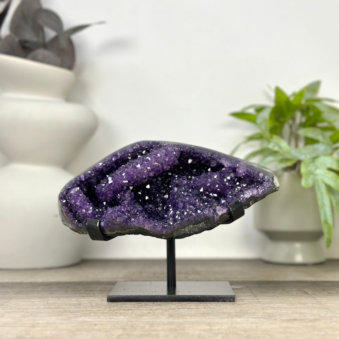 Natural uruguayan Amethyst Geode with Calcite Inclusion - MWS3379
