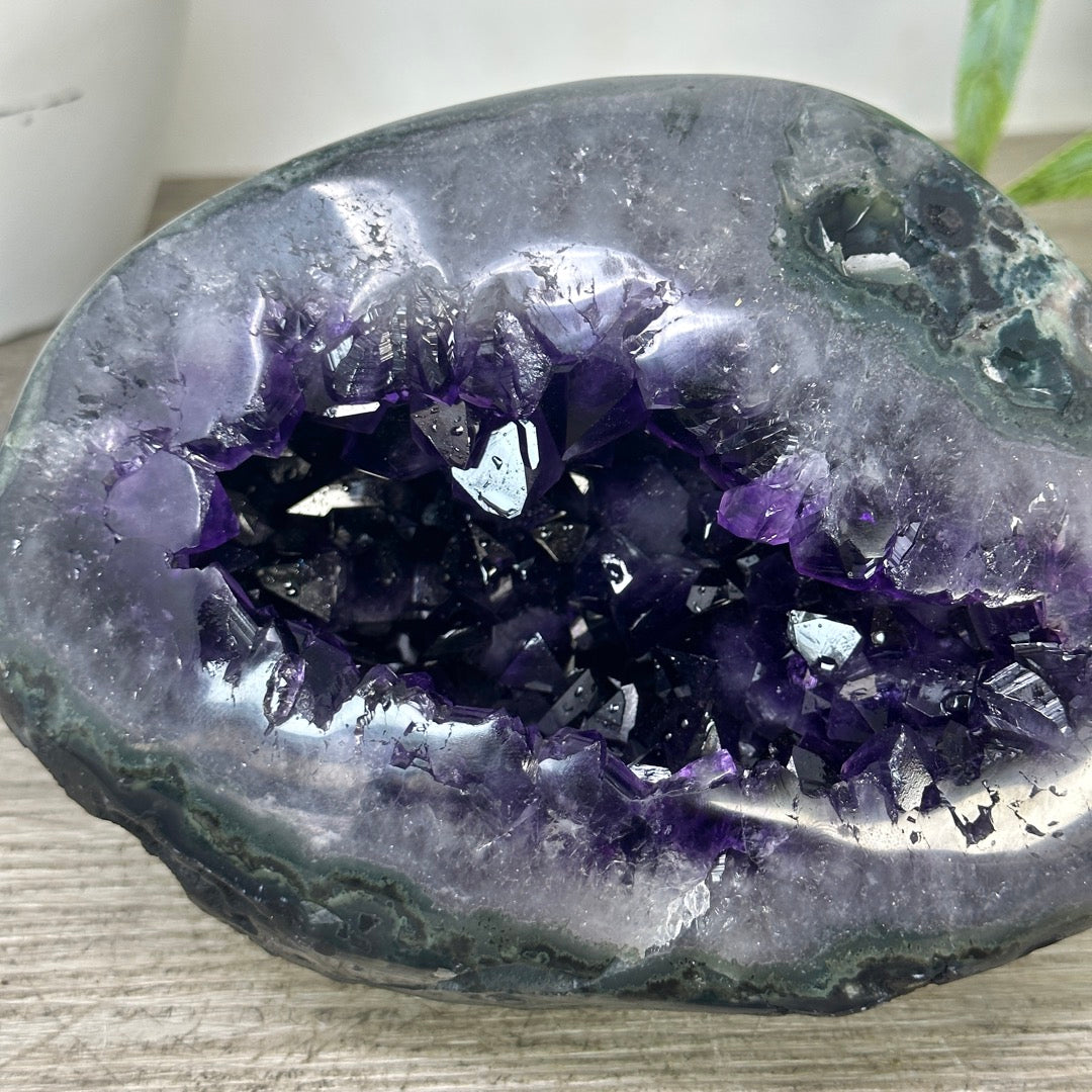 Natural Top Grade Uruguayan Amethyst Geode - STGE0035