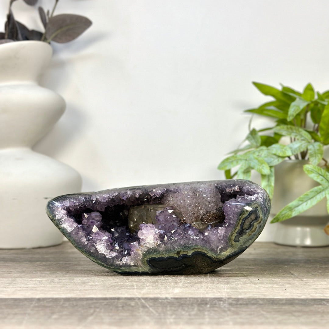 Natural uruguayan Amethyst Geode - STGE0121