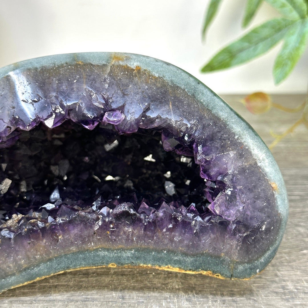 Uruguayan Amethyst geode with Jasper Shell - STGE0073