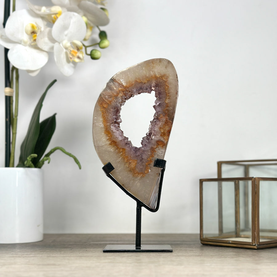 Natural Quartz Portal with Metal Stand - MWS2319