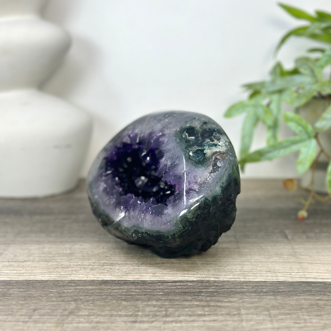 Natural Top Grade Uruguayan Amethyst Geode - STGE0035