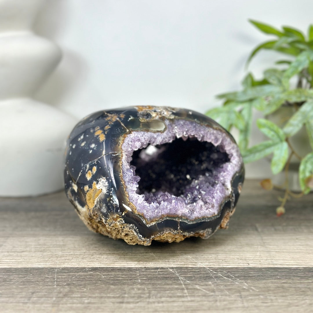 Natural Amethyst &amp; agate Geode - STGE0045