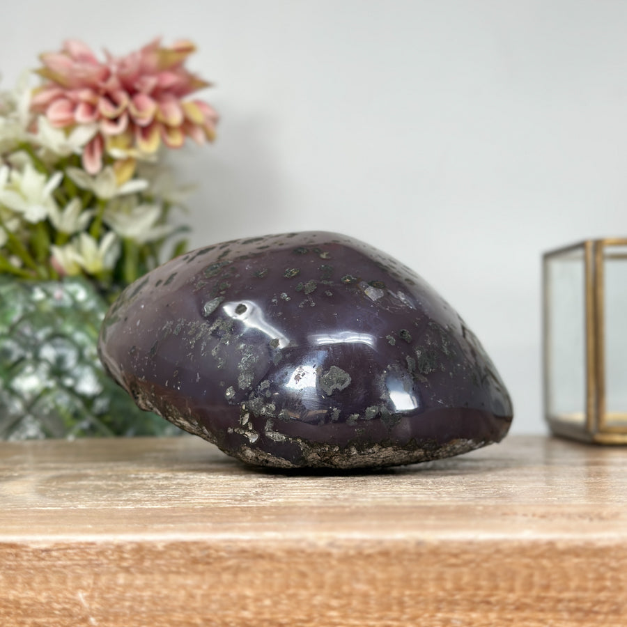 Uruguayan Amethyst &amp; Agate Stone Geode - STGE0002