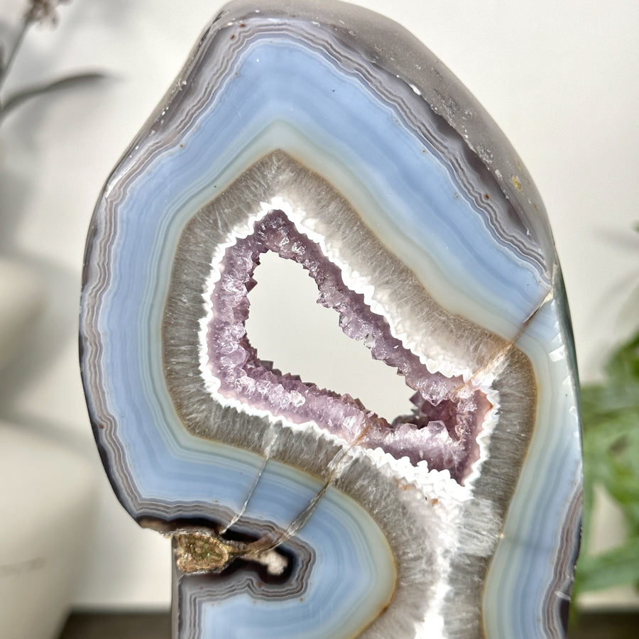 Unique Natural Agate, Amethyst &amp; Quartz Geode Slice portal - MWS3244