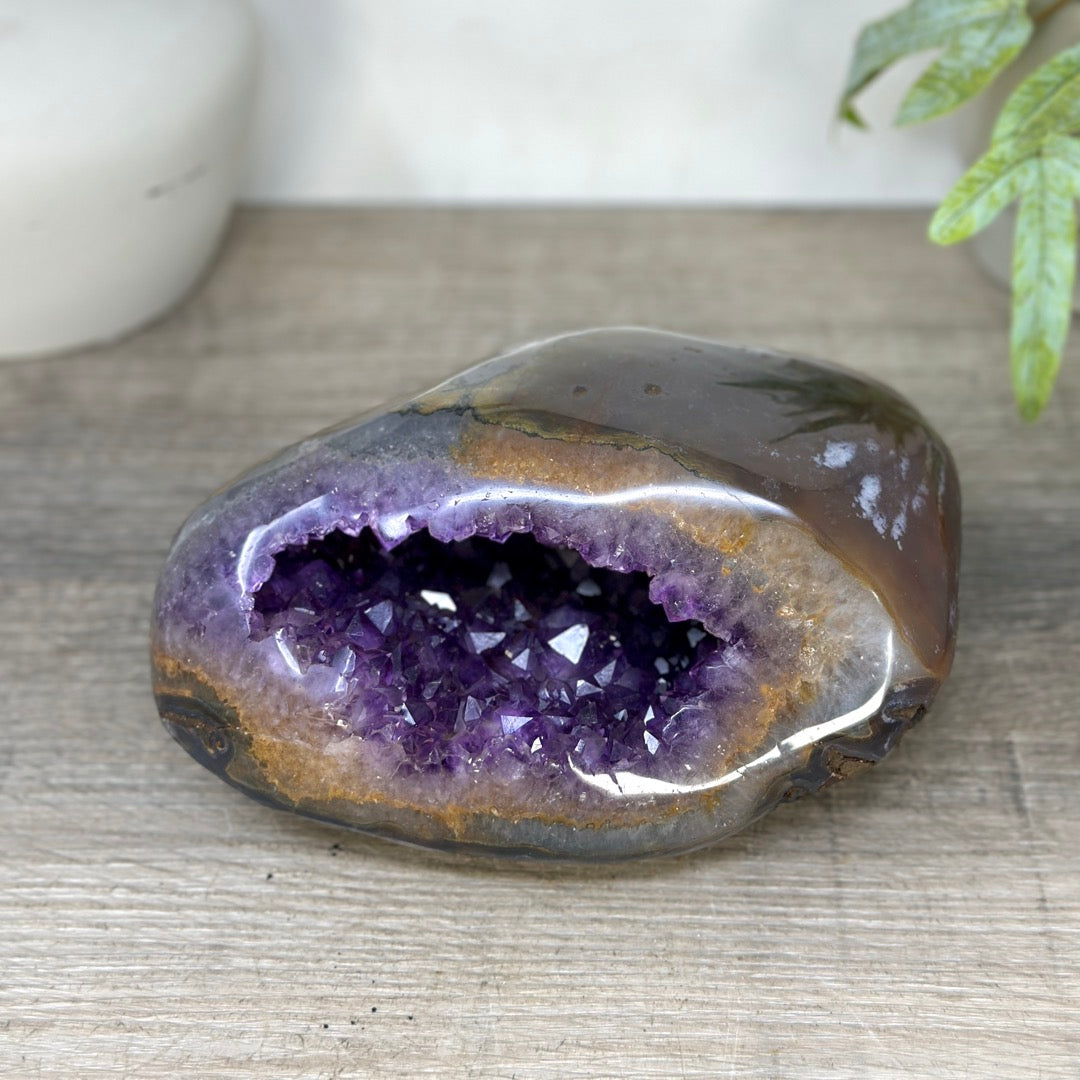 Natural Amethyst Stone Geode from uruguay - STGE0111