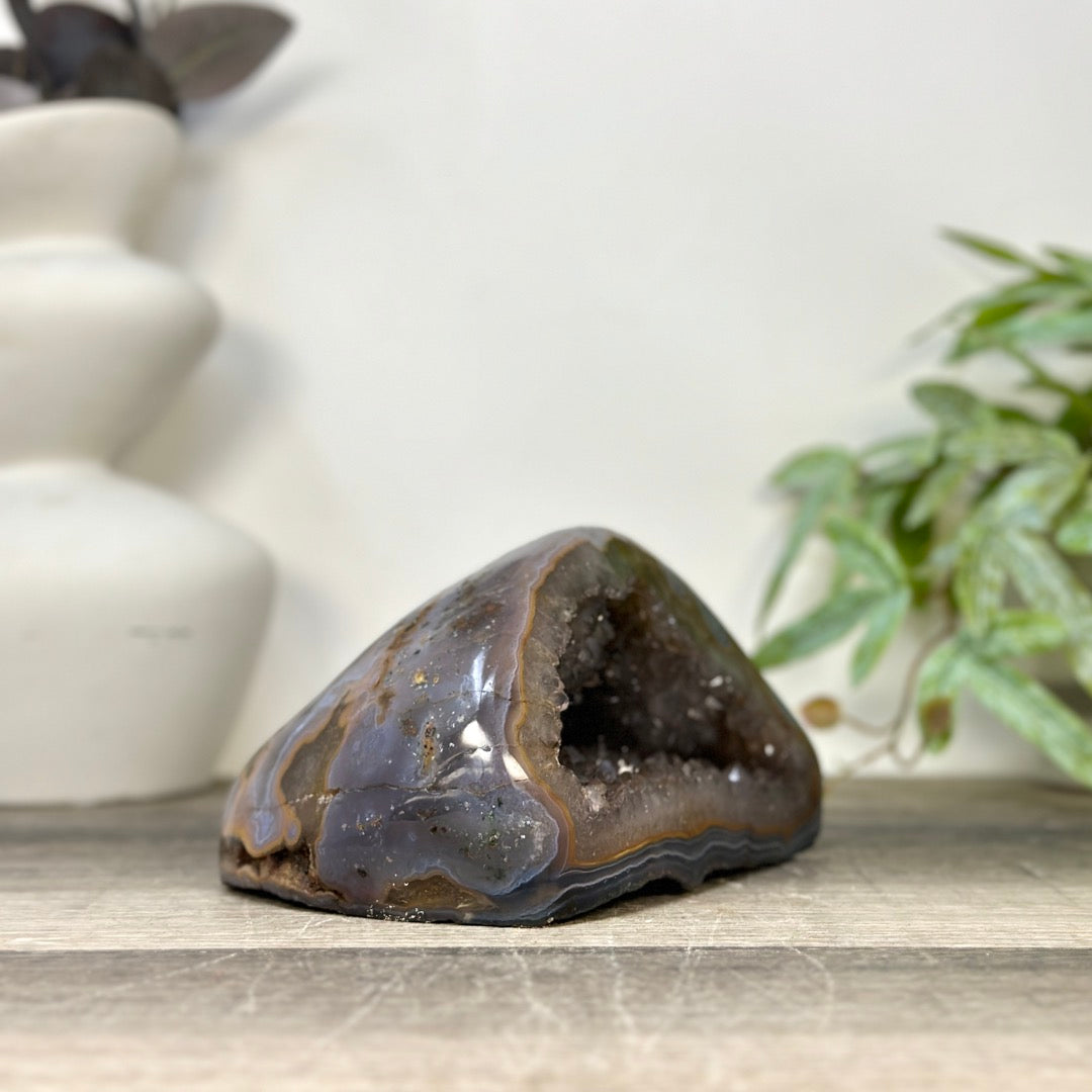 Natural Agate &amp; Quartz Stone Geode - STGE0080