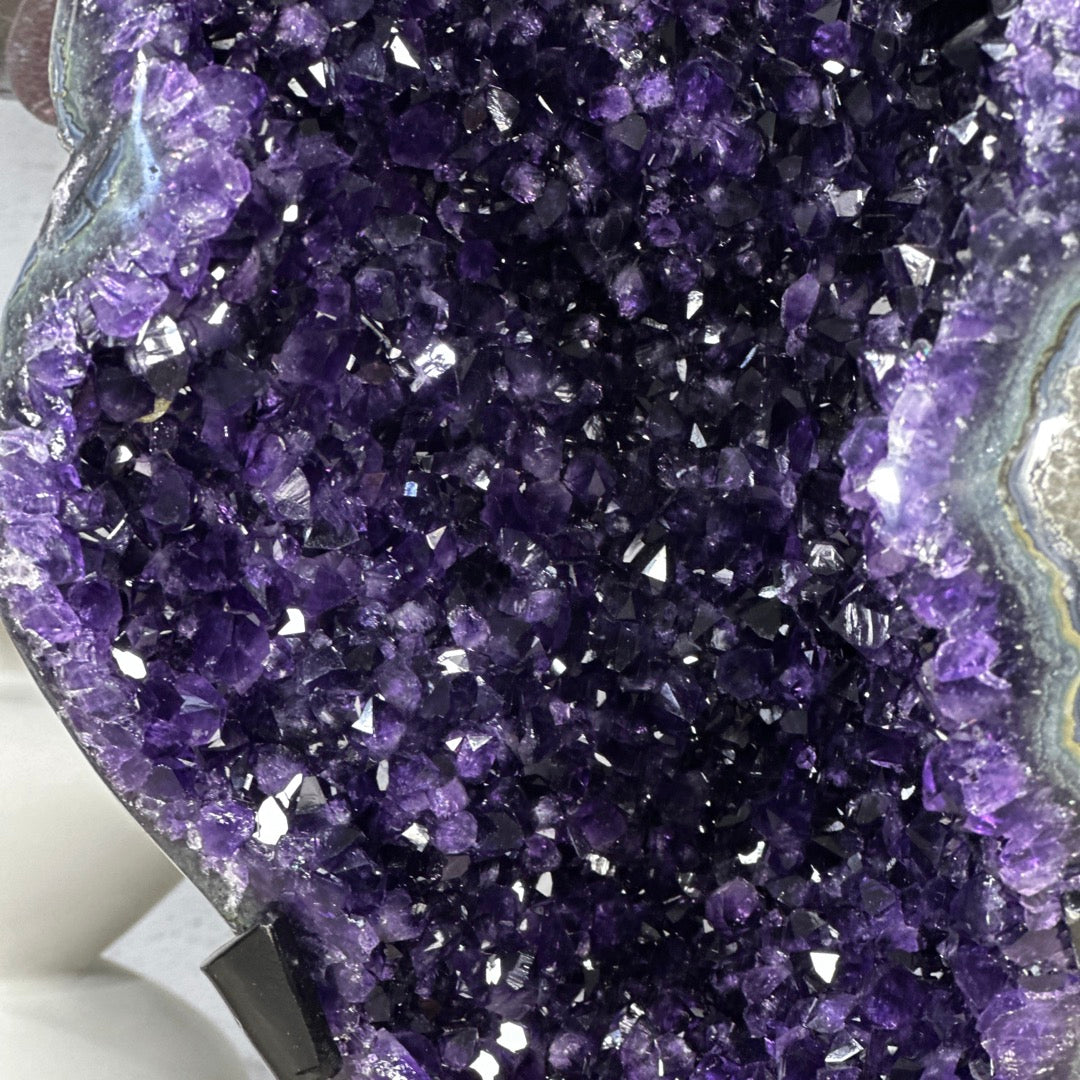 XXL Unique Natural Top Quality Amethyst Geode Statement Piece - MWS3282