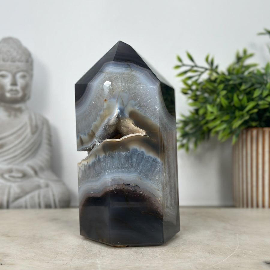 Uruguayan agate Stone Tower Geode  - STP0190