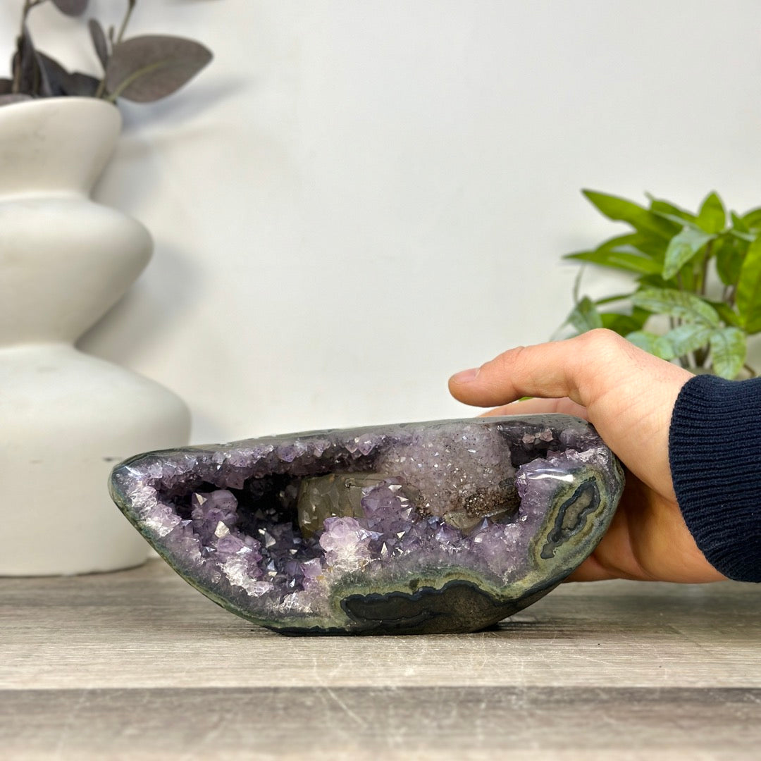 Natural uruguayan Amethyst Geode - STGE0121