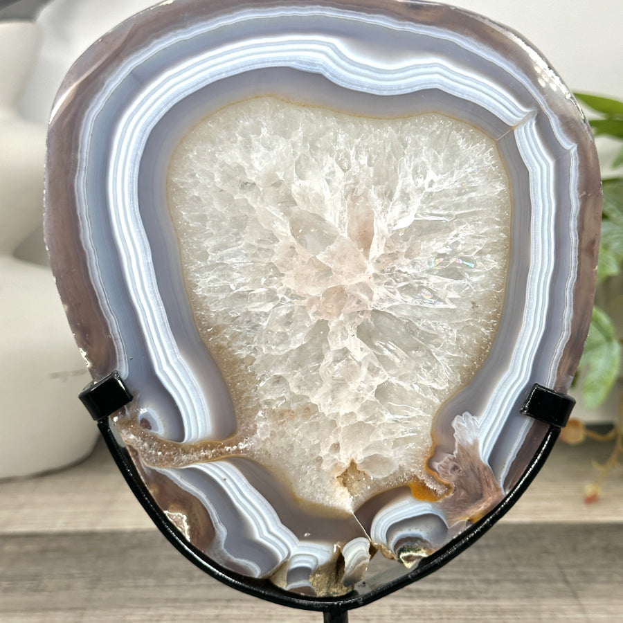 Stunning Natural Agate &amp; Quartz Slice on Stand - MWS3245