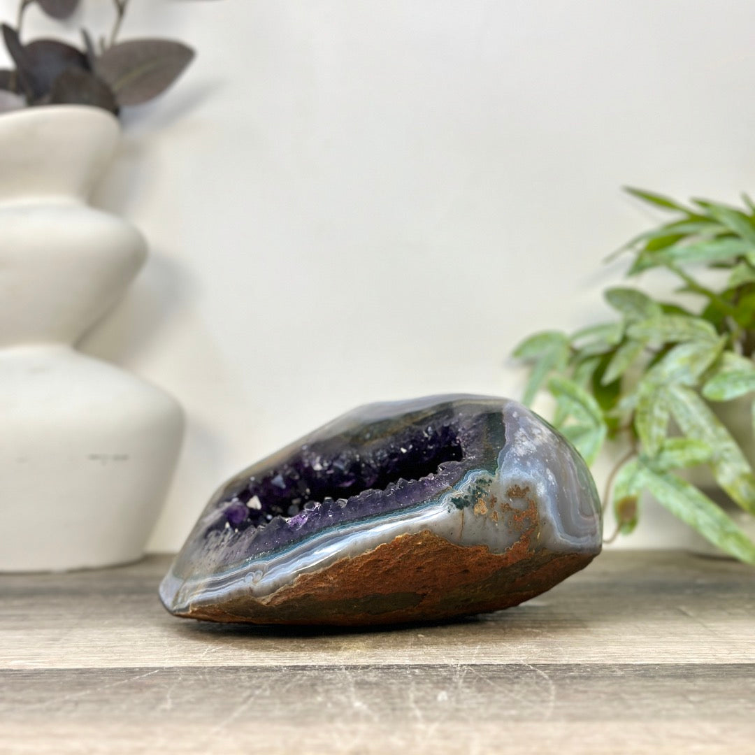 Stunning Blue Banded Agate &amp; Amethyst Stone Geode - STGE0084