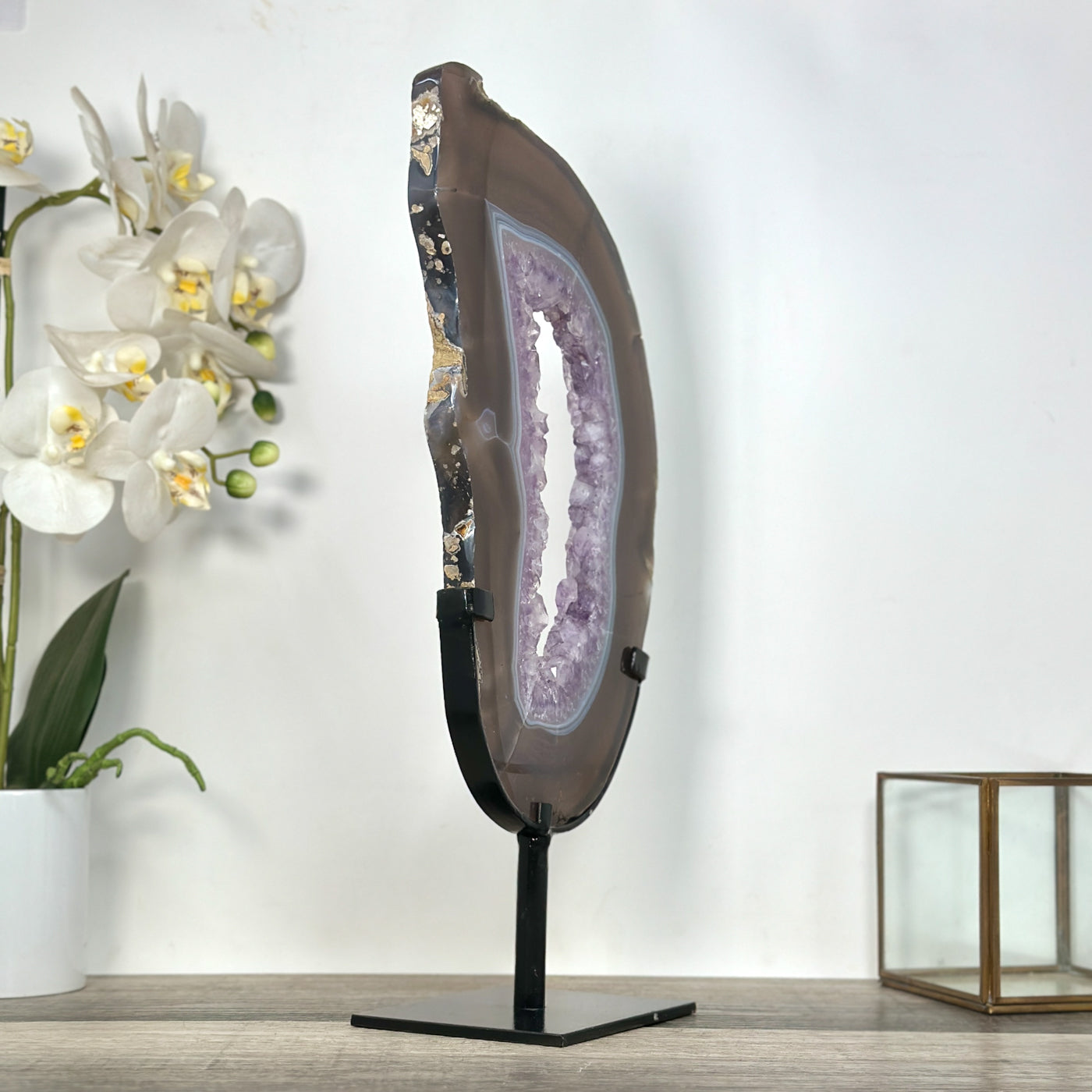 Agate Slice Portal with Amethyst Center on Stand – Home Decor Crystal - MWS2670