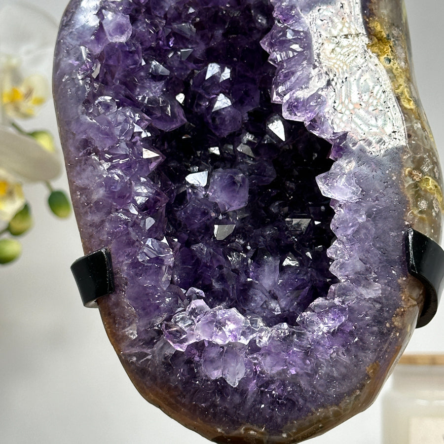 Beautiful Natural Amethyst Geode, Handpolished Piece - MWS1423