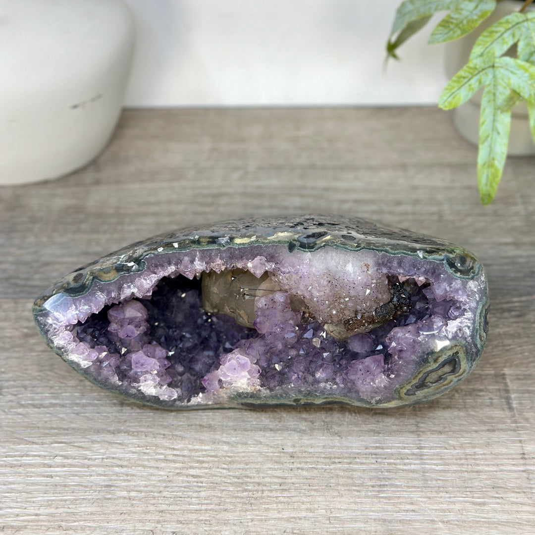 Natural uruguayan Amethyst Geode - STGE0121