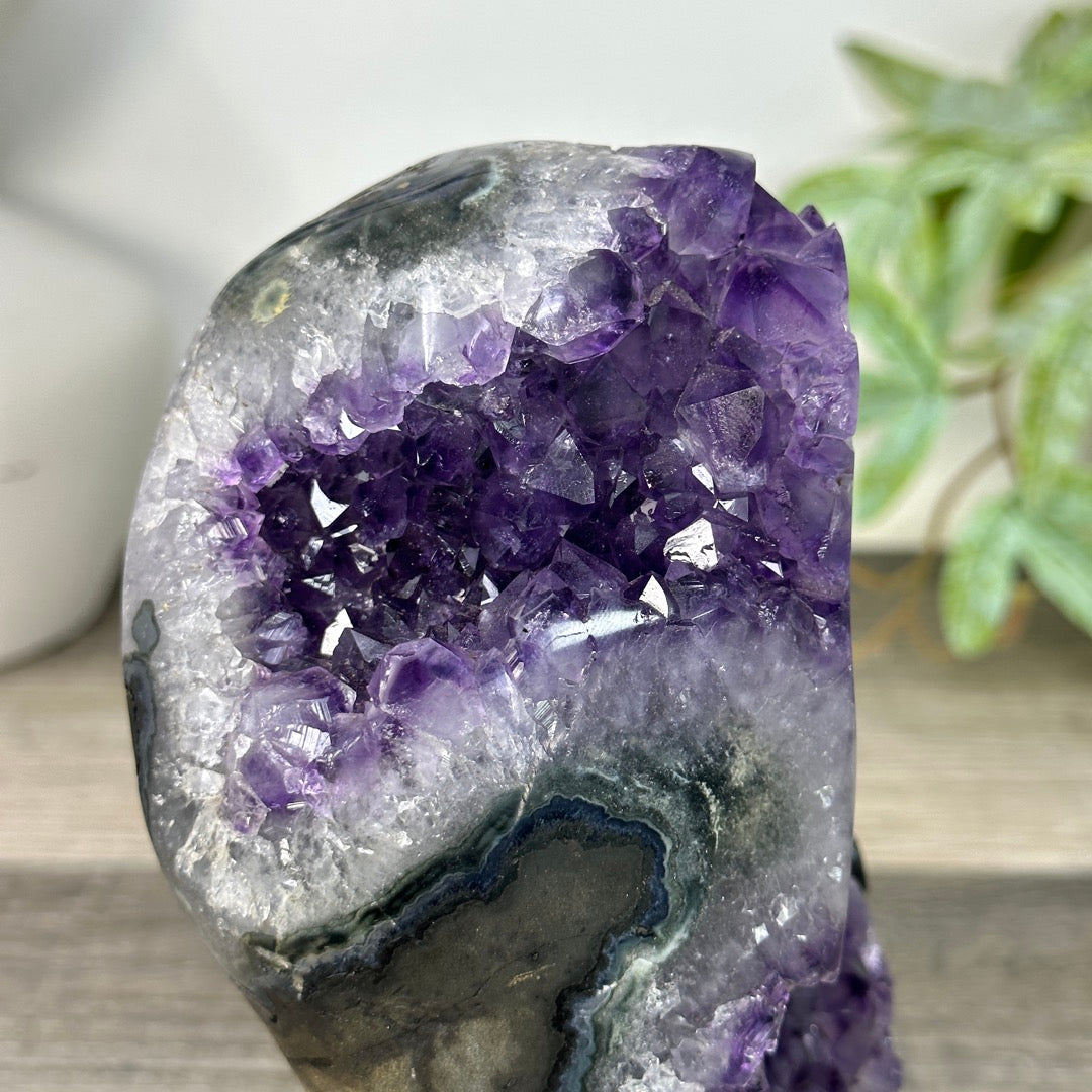Amethyst Crystal Stone with Stalactite Eyes Fomations - MWS3271