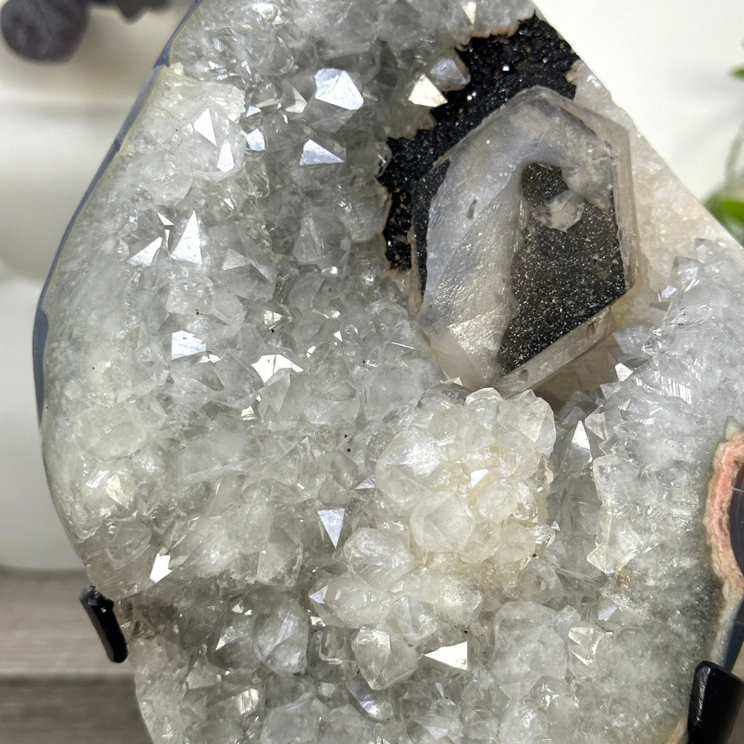 Uruguayan Quartz &amp; Agate Specimen with Calcite &amp; Black Hematite Inclusion - MWS3288