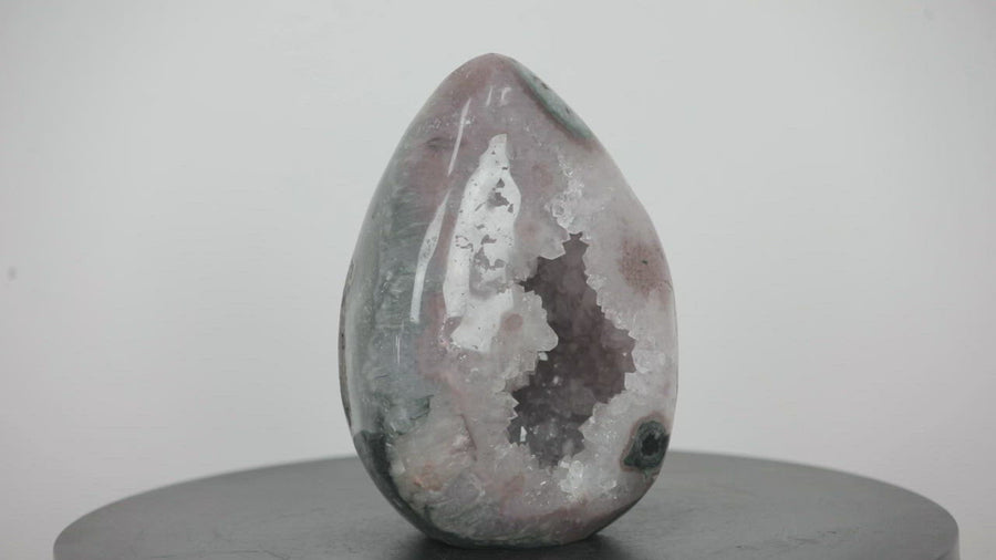 Stunning Quartz and Jasper Natural Stone Egg Carving - STE0043