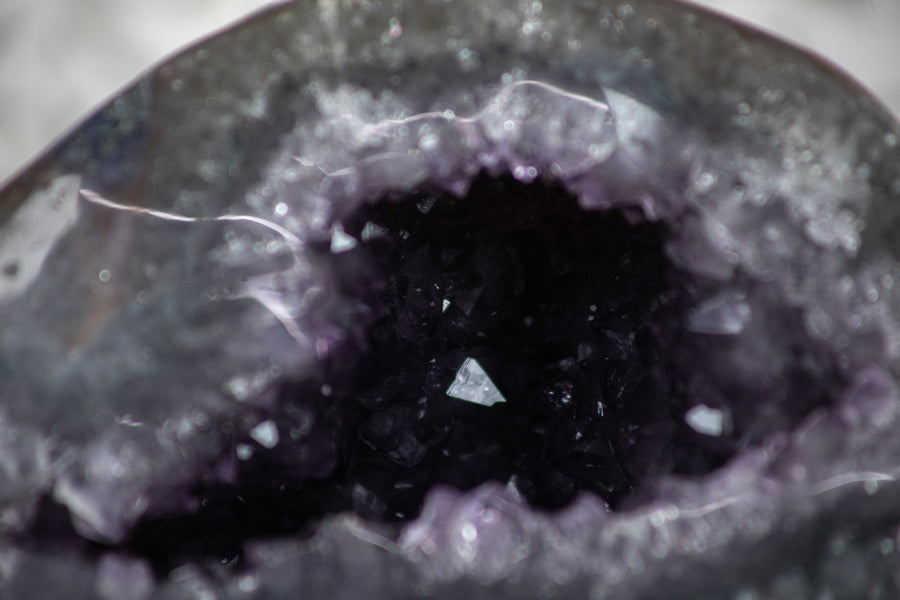 Outstanding Natural Amethyst Stone Geode - AMGE0077