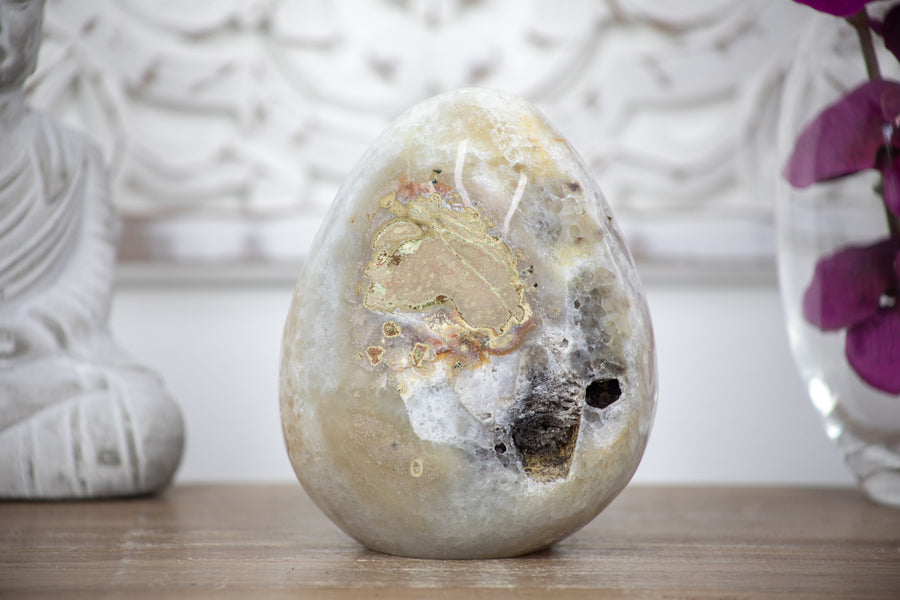 Natural Quartz Stone Egg Shaped Carving - STE0079