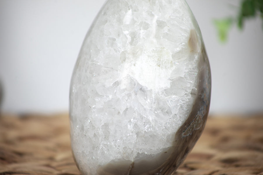 Natural Quartz Stone Egg Carving - STE0050