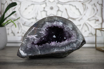 Outstanding Natural Amethyst Stone Geode - AMGE0077