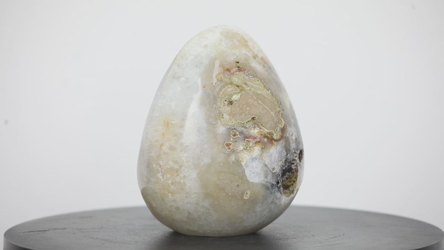 Natural Quartz Stone Egg Shaped Carving - STE0079