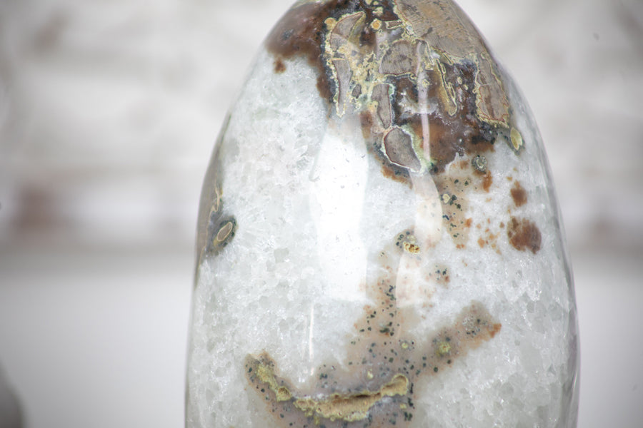 Natural Quartz Stone Egg Shaped Carving - STE0080