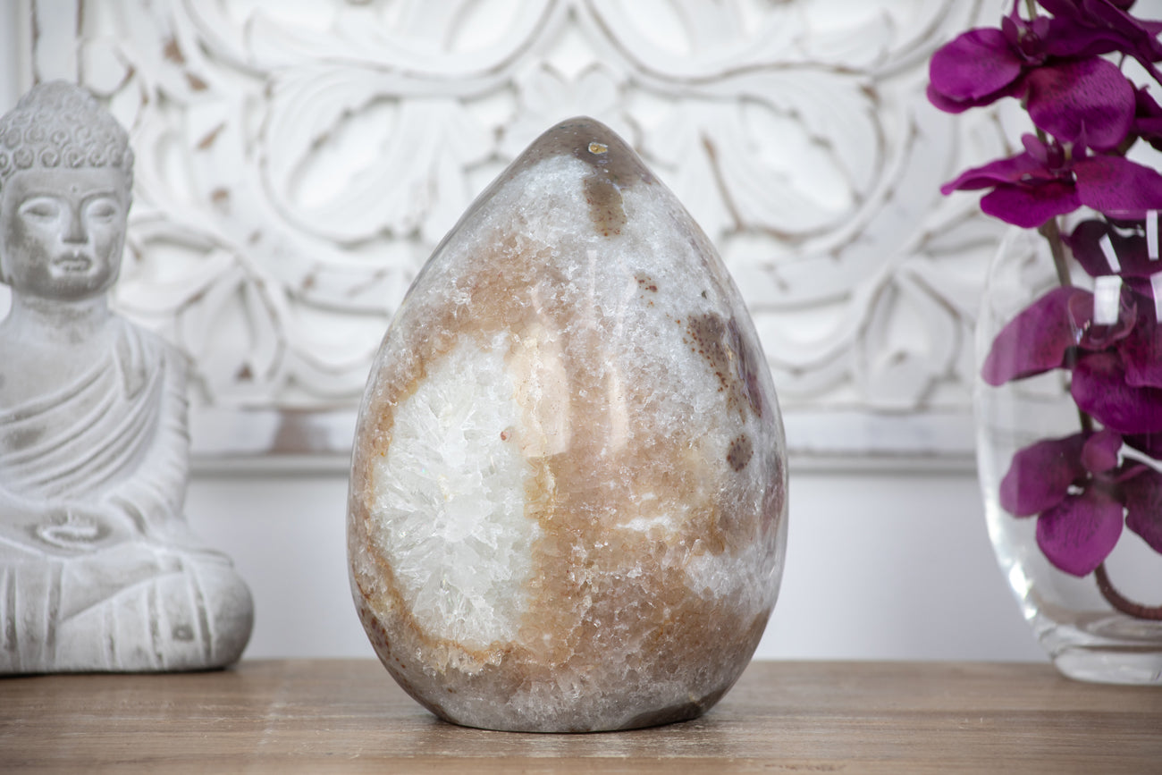 Stunning Quartz Stone Egg Shaped Carving, Handmade Piece - STE0082